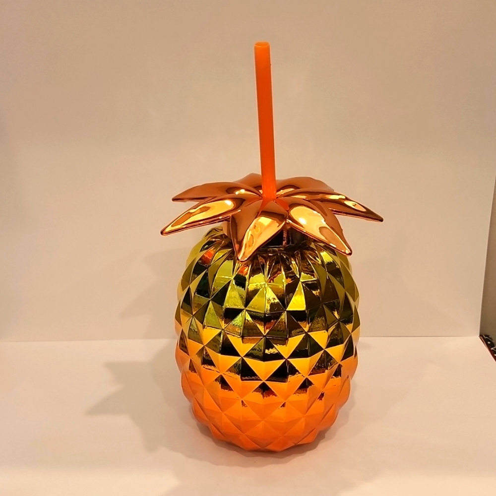 Pineapple Cup with Straw
